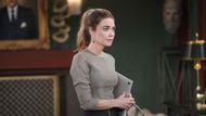Victoria talks to Nikki on The Young and the Restless | Image: JPI